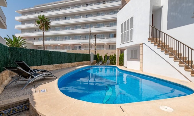 Portocolom Apartment | Sunny Studio with Balcony near the Sea