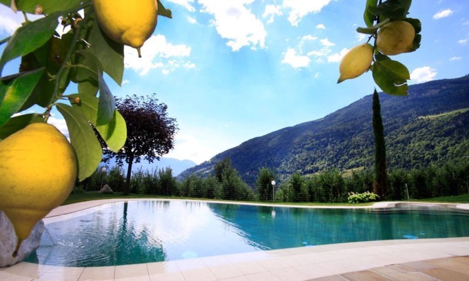 Lagundo Apartment | Sunny vacation apartment with brine outdoor pool on the Algunder Waalweg