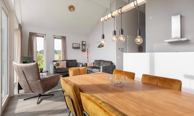 Tynaarlo House | Sunny Villa with Garden Patio