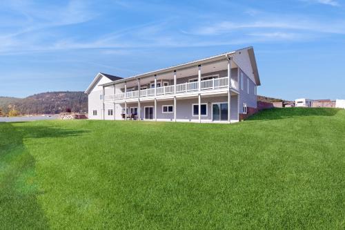 Kalispell House | Sunnyside Retreat