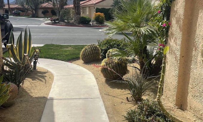 Rancho Mirage Condo | Sunrise CC gated, luxurious 2 bdrm condo in Rancho Mirage, tennis, golf, pickle