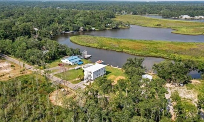 Gulf Shores Apartment | Sunrise View, Unit B. Bring Your Boat