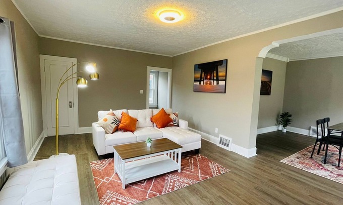Cleveland Apartment | Sunroom Stargazer 2bedroom in West CLE