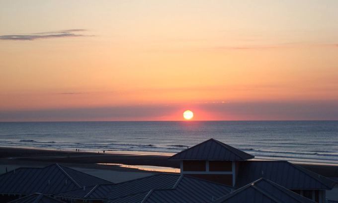 Wildwood Crest Condo | SUNsational BEACH FRONT luxury property