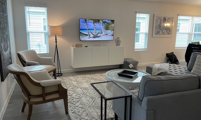Leesburg House | Sunsational Getaway in The Heart of The Villages