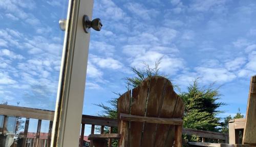 Ocean Park House | Sunset Balcony, King Bed, Firepit, Beach Access, Pet Friendly