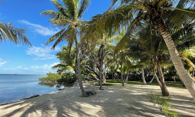 Monroe County House | Sunset Beach Hideaway *Private Beach* *Jacuzzi*