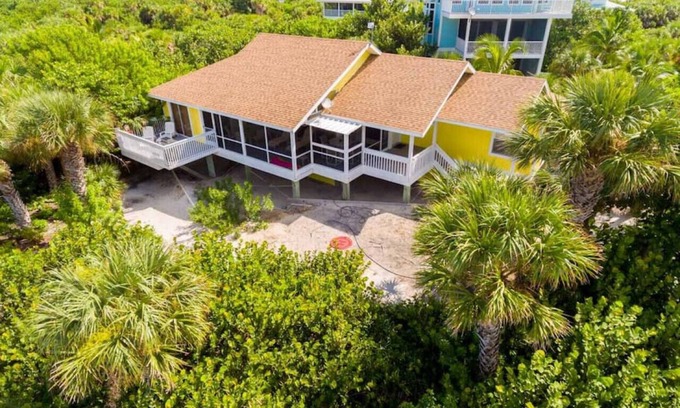 North Captiva House | Sunset Beach: Secluded Beachfront Property with Stunning Island Views
