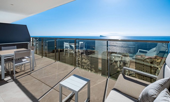 Benidorm Apartment | Sunset Cliffs Deluxe Apartment 8138 Poniente Beach