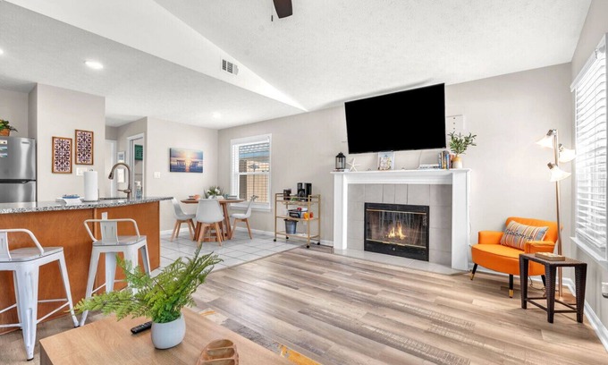 Gulf Lagoon Beach House | Sunset Dreams TOO King Bed 5 Min Walk to Beach!