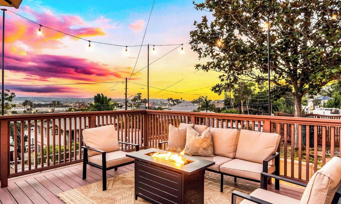 Middletown Apartment | Sunset Harbor Views | Walk to Little Italy & Balboa