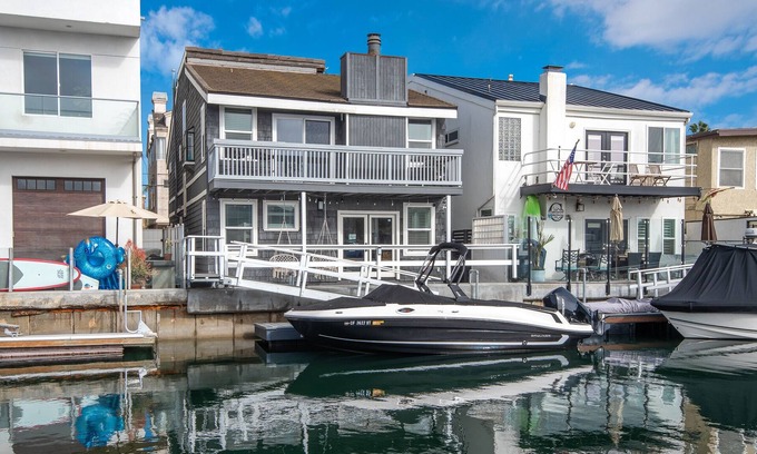 Sunset Beach House | Sunset Island 3 Level Home on the Water sleeps 10