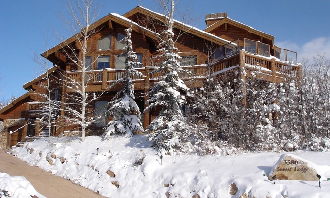 Deer Valley House | Sunset Lodge - Private Home w Hot Tub, Fire Pits, Pool Table and Expansive Views