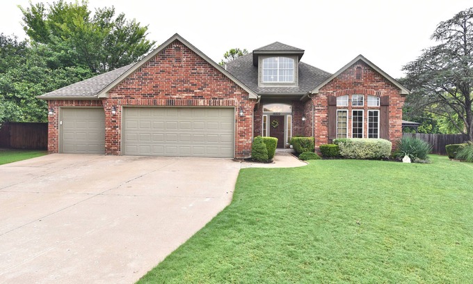 Tulsa House | Sunset Scape in beautiful Tulsa
