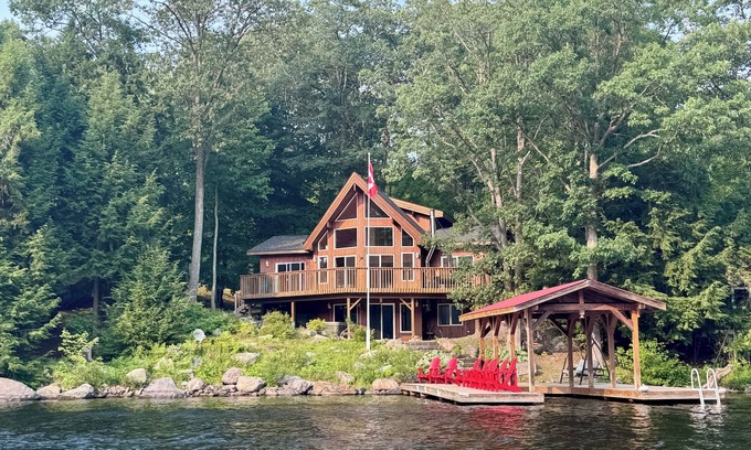 Bala Cottage | Sunset Shores Muskoka