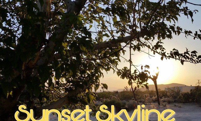 Joshua Tree House | "Sunset Skyline" Enjoy tranquil majestic views at this swanky Joshua Tree escape