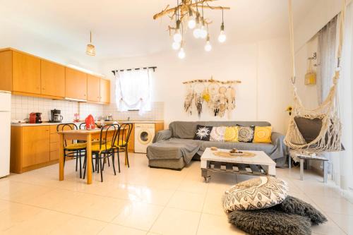 Petaloudes Apartment | Sunset View