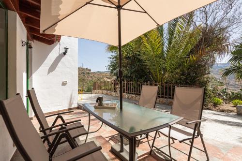 La Concepcion House | Sunset Views Terrace 2BR Cave House - Parking
