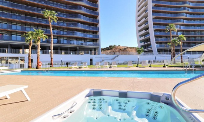 Benidorm Apartment | Sunset Waves 18-35 Poniente Beach Resort