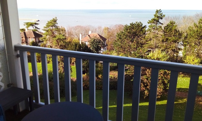Trouville-sur-Mer Apartment | Sunsets in normandy