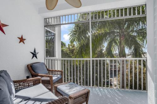 Marco Island Apartment | Sunshine on My Shoulders