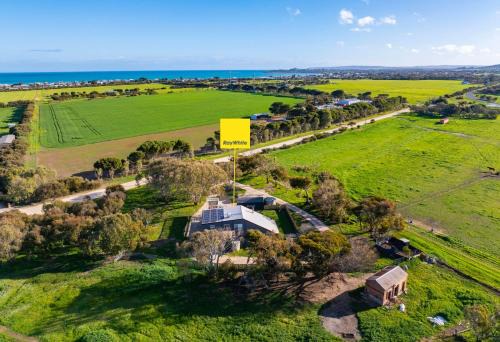 Middleton House | Sunshine Villa - 484 Kessell Rd, Middleton