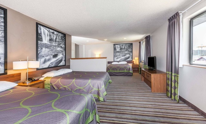 Spring Hill Hotel | Super 8 by Wyndham Dunbar/Charleston Area