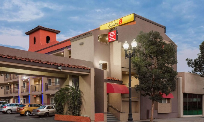 El Cajon Hotel | Super 8 by Wyndham El Cajon/San Diego