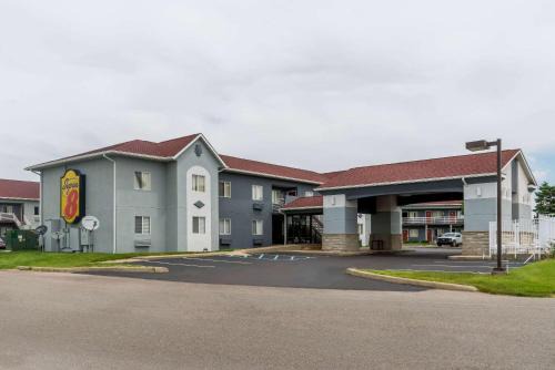 Castleton Hotel | Super 8 by Wyndham Indianapolis/NE/Castleton Area