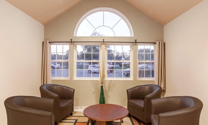 Schenectady Hotel | Super 8 by Wyndham Schenectady/Albany Area