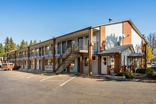 Vancouver Hotel | Super 8 by Wyndham Vancouver East