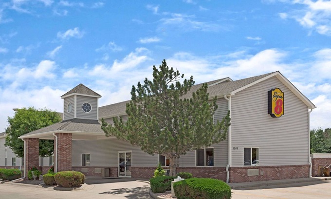 Windsor Hotel | Super 8 by Wyndham Windsor