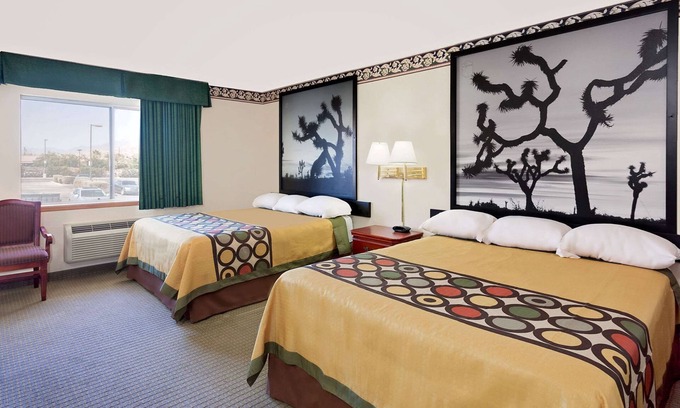 Yucca Valley Hotel | Super 8 by Wyndham Yucca Val/Joshua Tree Nat Pk Area