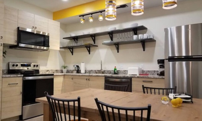 Ohio City House | Super Close to Hot Spots in Ohio City, Cleveland