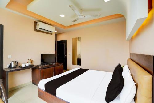 Noida Hotel | Super Collection O Ambient Inn