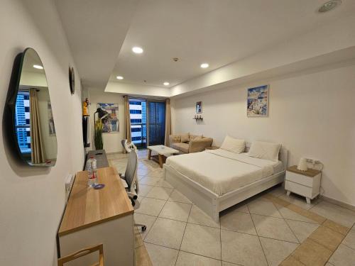 Dubai Marina House | Super Host at Highest Residential Tower in the world, Private Rooms in a Shared apartment