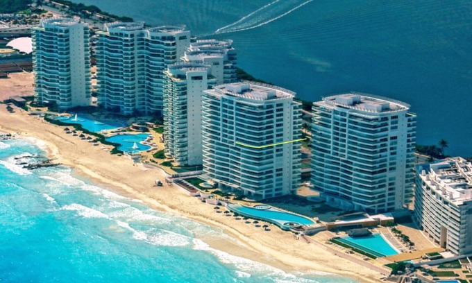 Punta Cancun Condo | SUPER SALE OCT-NOV/LUXURY BEACHFRONT SKYVILLA/SLEEP 10