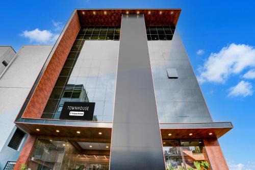 D Souza Layout Hotel | Super Townhouse HSR Layout Formerly Seven Olives