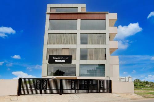 Bengaluru Hotel | Super Townhouse Maralkunte near Shree Kateramma Temple