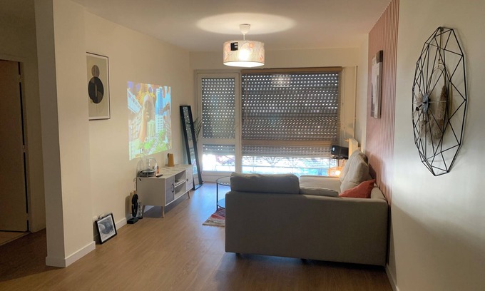 Saint-Herblain Apartment | Superb apartment with balcony and parking with all amenities.