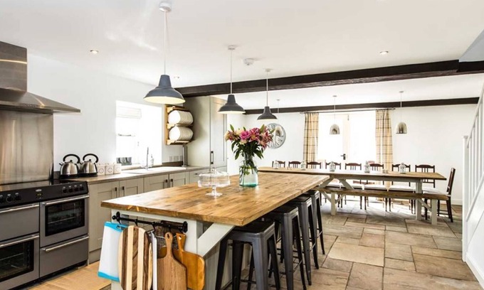 Monyash House | Superb barn conversion with games room, near Monyash, sleeps up to 20 in 7 bedrooms.