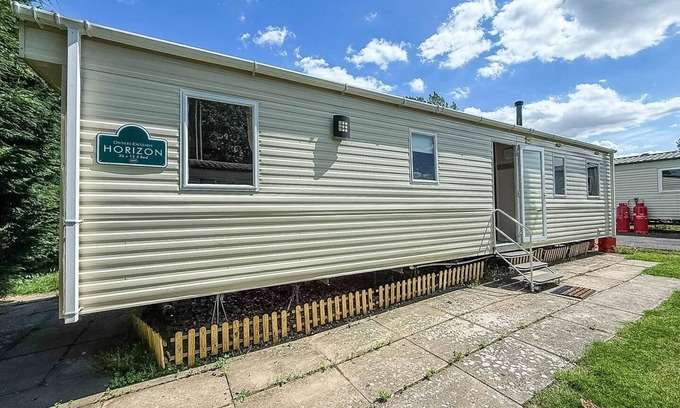 Skegness House | Superb caravan with free WiFi at Southview Park ref 33033E