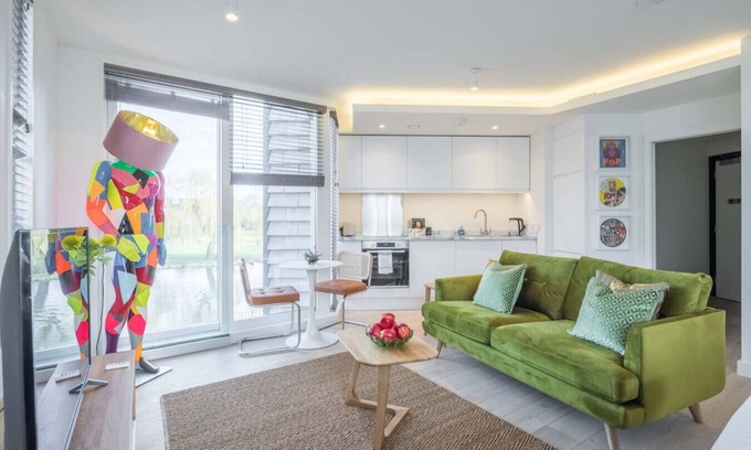 Cambridge Apartment | Superb Central Apt - River Views & Parking!