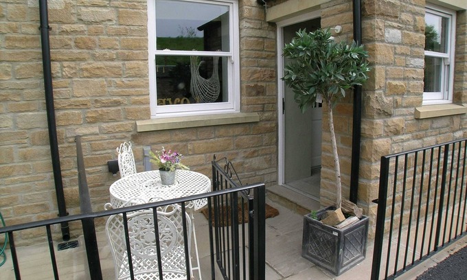 Hawes Cottage | Superb holiday home situated in the picturesque village of Hawes and commanding excellent views.