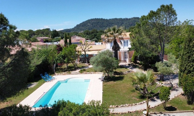 Vidauban Villa | superb house for 10 people, air conditioning, swimming pool, playground