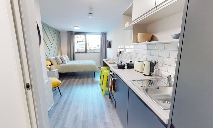 Middlesbrough Apartment | Superb Studio Apartment, In the Heart of Middlesbrough with free secure parking