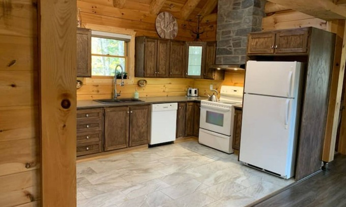 Saint-Raymond Ski Chalet | Superbe Chalet en Bois Rond Spa- La Fontaine Rouge
