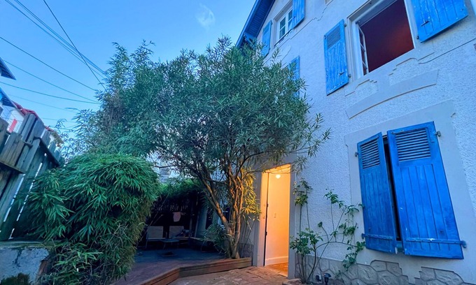 Biarritz House | Superbe Maison de Ville de 200m2, 5 Chambres, Terrasse, 10 min de la Plage