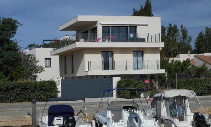 Miramar House | SUPERBE VILLA VUE MER 10 COUCHAGES La LONDE LES MAURES Entre HYERES et Le LAVANDOU 4 Etoiles PISCINE CHAUFFEE