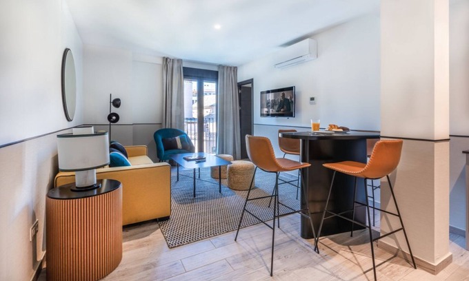 Historical Center Apartment | Superior 1 Bedroom Apartment